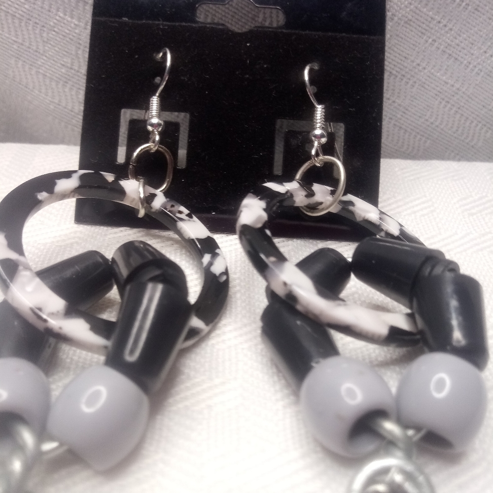 Jewelry - Picture 2 of 8